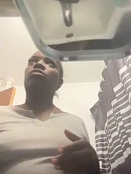 Snapshot of ChocolateBuns101 chatting on October 11, 2025, 1:23 pm ChocolateBuns101 online show from October 11, 2025, 1:23 pm