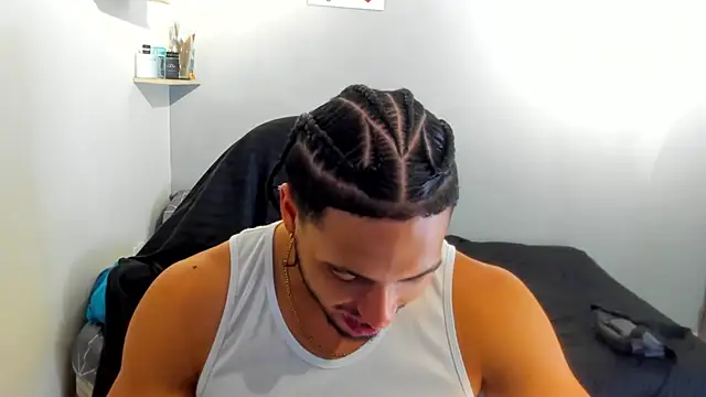 Kris Khalifa69 online show from May 22, 2026, 3:15 am