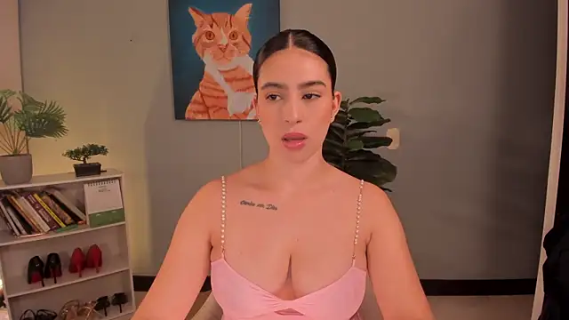 Snapshot of LiaPearce chatting on May 26, 2026, 12:36 pm LiaPearce online show from May 26, 2026, 12:36 pm