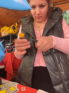 DaisyVibesss online show from December 21, 2025, 10:28 am