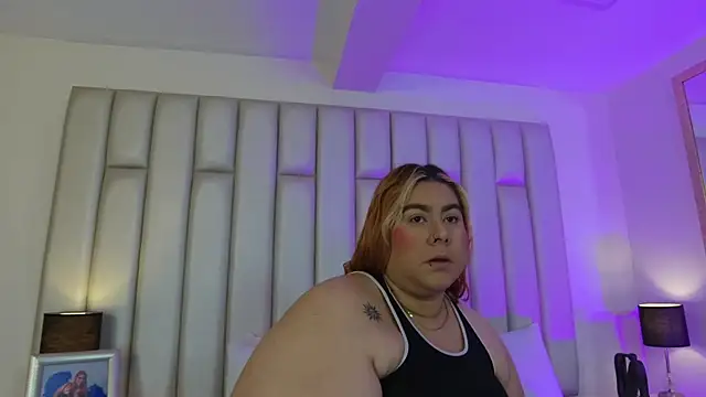 Snapshot of aandreaperez chatting on February 17, 2026, 12:02 pm aandreaperez online show from February 17, 2026, 12:02 pm