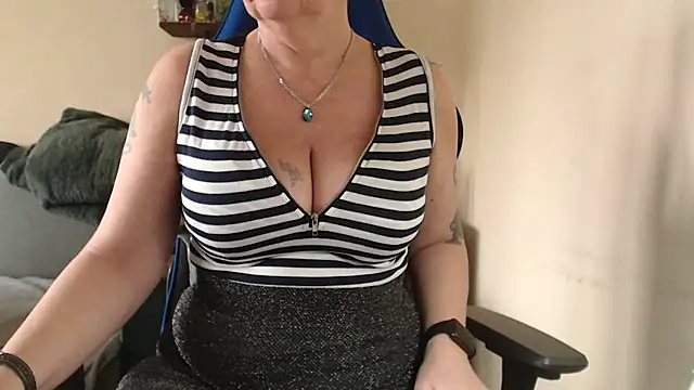 Diablica41 online show from November 25, 2025, 9:42 am