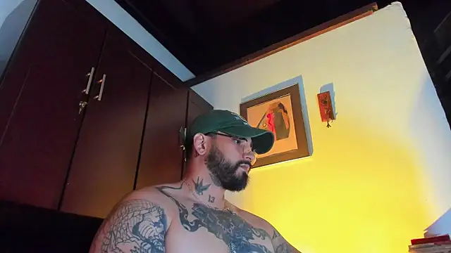 Snapshot of CamiloGray_ chatting on May 20, 2026, 2:58 pm CamiloGray online show from May 20, 2026, 2:58 pm