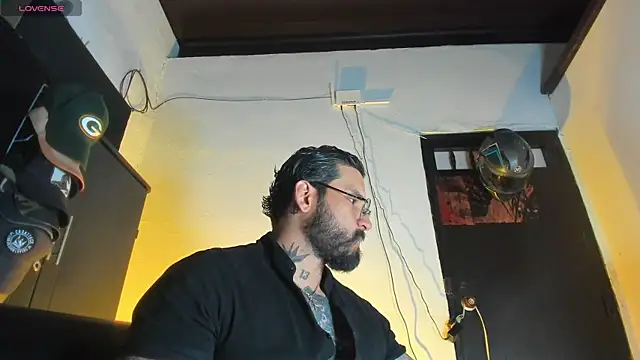 CamiloGray  online show from December 22, 2025, 2:50 pm