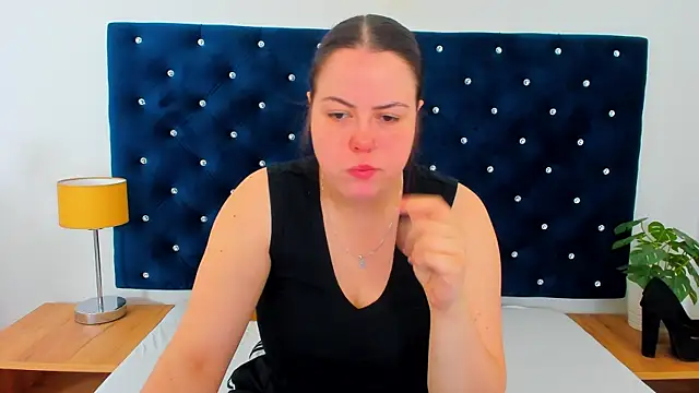 EvaLick online show from February 19, 2026, 7:27 am