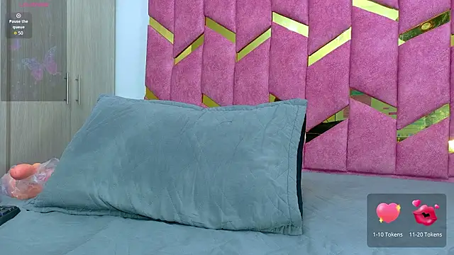 hornyhousekeeper  online show from February 28, 2026, 11:43 am