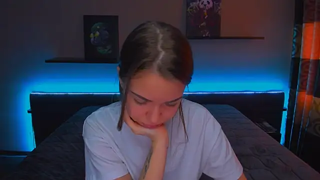 AlexaBarkley online show from February 19, 2025, 3:17 am