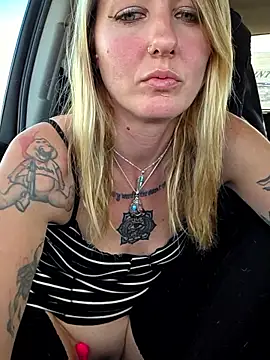 SheIsSomething online show from April 23, 2026, 12:17 am