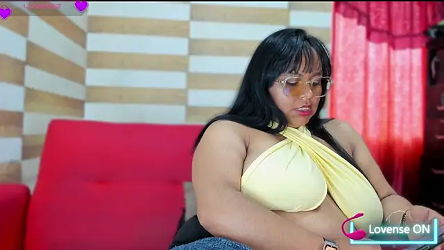 Snapshot of Candy_browm1 chatting on September 24, 2025, 12:33 pm Candy browm1 online show from September 24, 2025, 12:33 pm