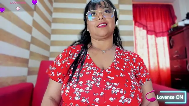 Snapshot of Candy_browm1 chatting on October 4, 2025, 1:45 pm Candy browm1 online show from October 4, 2025, 1:45 pm