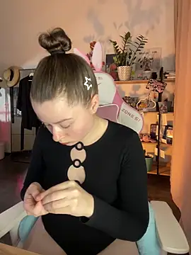 sweetest pie online show from October 3, 2025, 5:47 pm