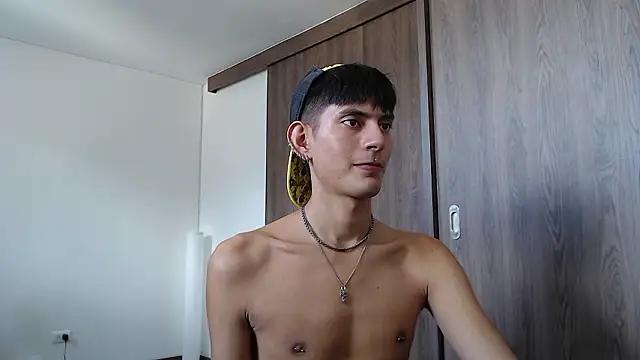 Snapshot of imdavo23 chatting on December 5, 2024, 7:11 pm imdavo23 online show from December 5, 2024, 7:11 pm