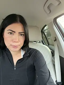 clairewntr online show from December 21, 2025, 9:33 am