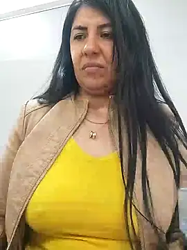 Snapshot of aisha_latina chatting on February 19, 2025, 6:21 pm aisha latina online show from February 19, 2025, 6:21 pm