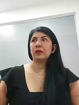 Snapshot of aisha_latina chatting on February 4, 2025, 2:32 pm aisha latina online show from February 4, 2025, 2:32 pm