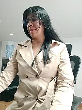 Snapshot of aisha_latina chatting on October 23, 2025, 4:05 pm aisha latina online show from October 23, 2025, 4:05 pm