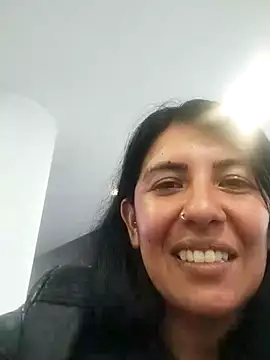 Snapshot of aisha_latina chatting on March 10, 2025, 9:18 pm aisha latina online show from March 10, 2025, 9:18 pm
