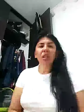 Snapshot of aisha_latina chatting on February 6, 2025, 2:37 pm aisha latina online show from February 6, 2025, 2:37 pm