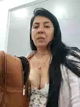Snapshot of aisha_latina chatting on February 25, 2025, 3:20 pm aisha latina online show from February 25, 2025, 3:20 pm