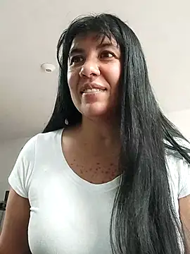 aisha latina online show from July 14, 2026, 12:55 pm