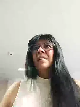 aisha latina online show from July 21, 2026, 2:29 pm
