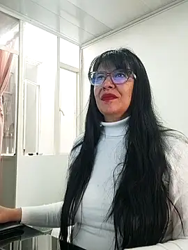 Snapshot of aisha_latina chatting on February 25, 2026, 2:39 pm aisha latina online show from February 25, 2026, 2:39 pm