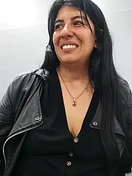 Snapshot of aisha_latina chatting on March 13, 2025, 7:50 pm aisha latina online show from March 13, 2025, 7:50 pm