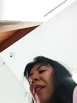 Snapshot of aisha_latina chatting on September 9, 2025, 3:21 pm aisha latina online show from September 9, 2025, 3:21 pm
