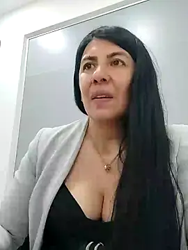 Snapshot of aisha_latina chatting on February 21, 2025, 8:49 pm aisha latina online show from February 21, 2025, 8:49 pm