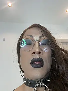 Lia Jones77 online show from February 22, 2026, 10:33 pm