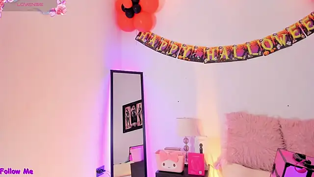 SophieRossi online show from October 15, 2025, 1:19 pm