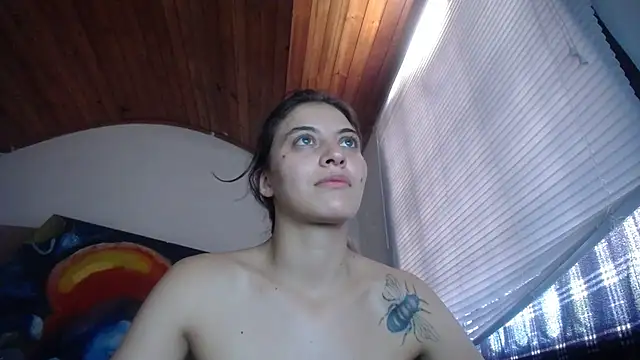 Snapshot of mariecam420 chatting on October 14, 2025, 5:13 pm mariecam420 online show from October 14, 2025, 5:13 pm