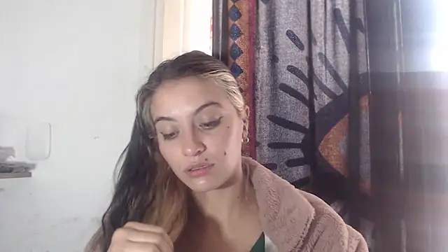 Snapshot of mariecam420 chatting on February 26, 2025, 5:53 pm mariecam420 online show from February 26, 2025, 5:53 pm