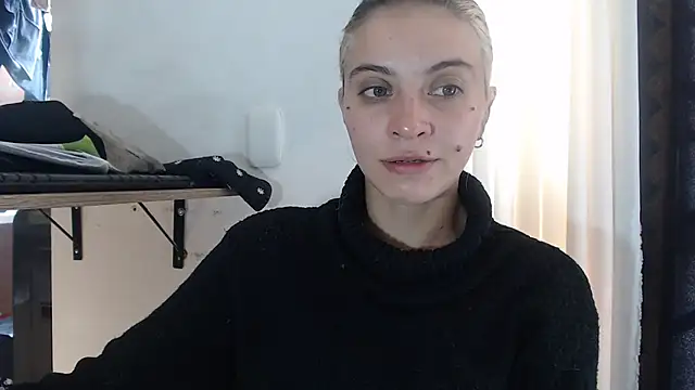Snapshot of mariecam420 chatting on February 14, 2025, 2:33 pm mariecam420 online show from February 14, 2025, 2:33 pm