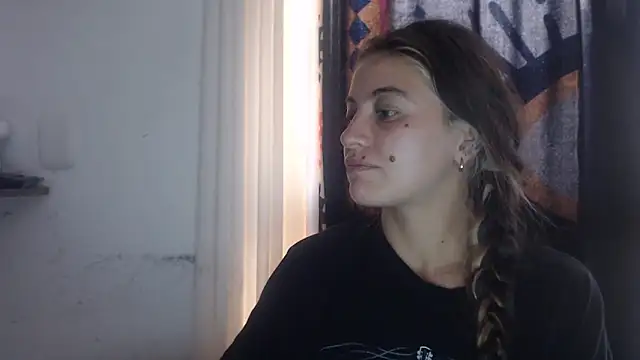 Snapshot of mariecam420 chatting on February 25, 2025, 3:20 pm mariecam420 online show from February 25, 2025, 3:20 pm
