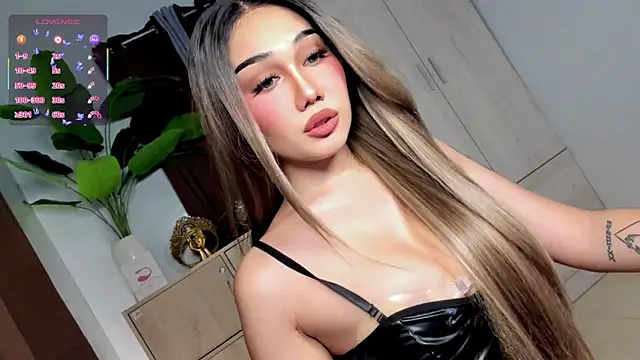 Snapshot of Icon1c_LiLy chatting on May 7, 2026, 12:19 pm Icon1c LiLy online show from May 7, 2026, 12:19 pm