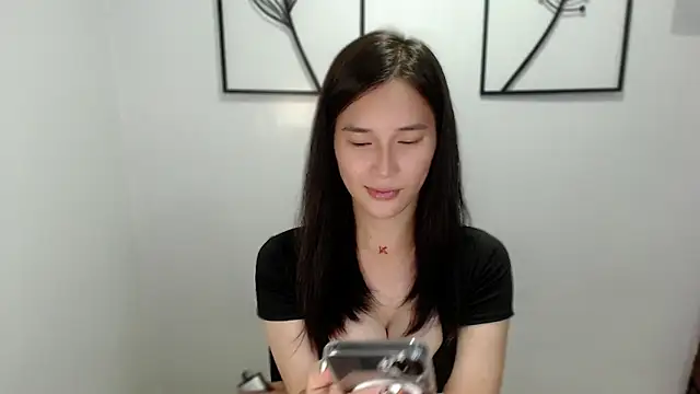 AmazingLuchie online show from March 5, 2026, 6:32 am