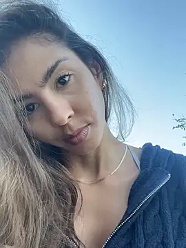 Snapshot of RouseColins chatting on January 29, 2025, 10:32 pm RouseColins online show from January 29, 2025, 10:32 pm