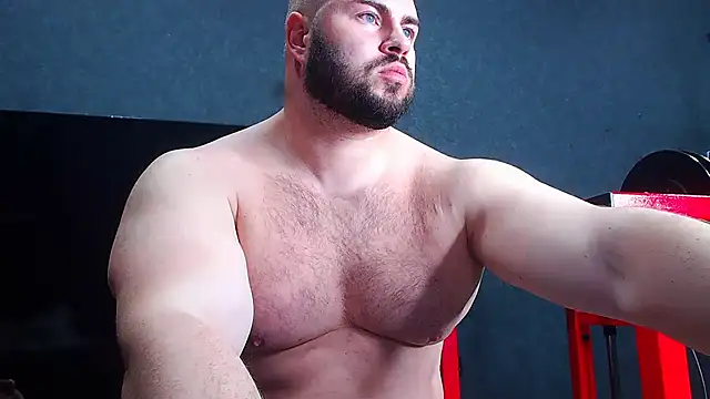 Snapshot of muscularjohnforuX chatting on May 8, 2026, 5:39 pm muscularjohnforuX online show from May 8, 2026, 5:39 pm