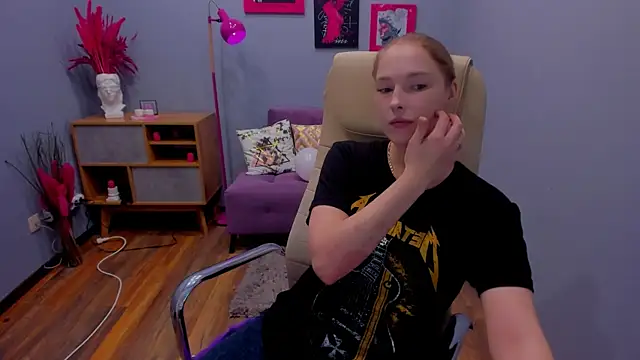 Snapshot of _fiona_Love chatting on November 9, 2025, 8:24 pm fiona Love online show from November 9, 2025, 8:24 pm