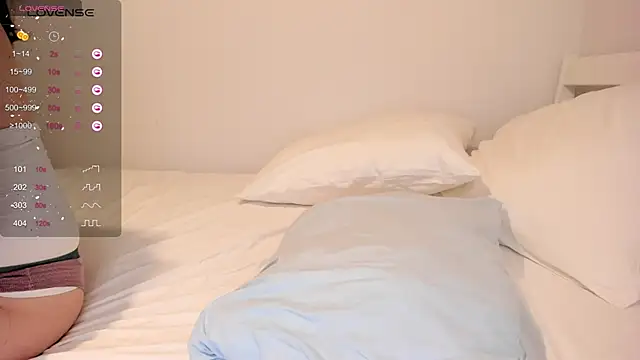 Snapshot of _Snorkmaiden_ chatting on October 3, 2025, 3:35 pm Snorkmaiden online show from October 3, 2025, 3:35 pm