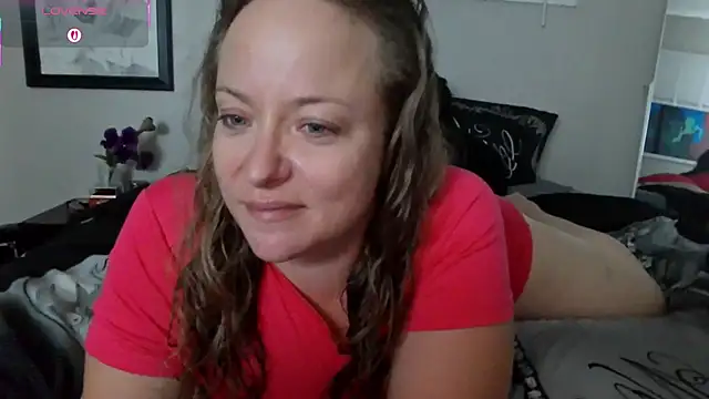 Snapshot of julimonroe chatting on September 11, 2025, 2:00 am julimonroe online show from September 11, 2025, 2:00 am