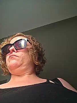 julimonroe online show from June 1, 2026, 1:11 pm