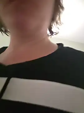 Snapshot of julimonroe chatting on June 10, 2026, 11:55 am julimonroe online show from June 10, 2026, 11:55 am