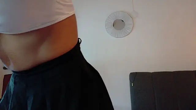 Snapshot of Lia_Tinez chatting on July 16, 2026, 9:56 pm Lia Tinez online show from July 16, 2026, 9:56 pm