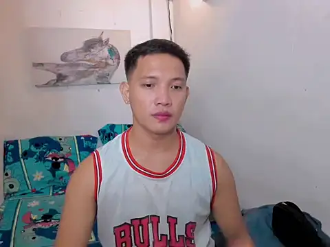 Snapshot of xSebastian19 chatting on December 18, 2025, 6:29 am xSebastian19 online show from December 18, 2025, 6:29 am