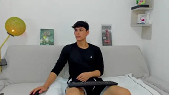 logan thomas online show from November 9, 2025, 2:10 pm