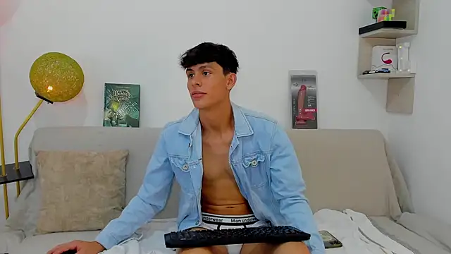 logan thomas online show from October 26, 2025, 2:17 pm