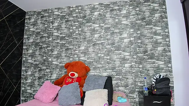 HeidyWillss online show from September 19, 2025, 7:29 pm