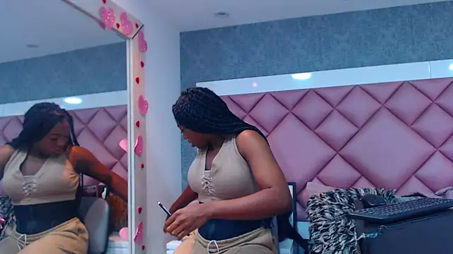 DanielaDuff online show from March 12, 2026, 8:02 pm